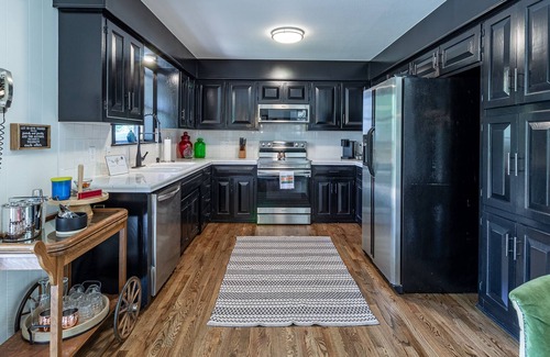 Springdale Casa | Explore the Yellow Door * Beaver Lake View Home