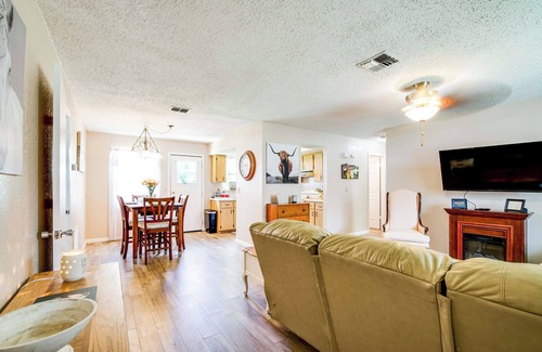 Brooksville Casa | Explore Weeki Wachee Springs: Pet-Friendly Home