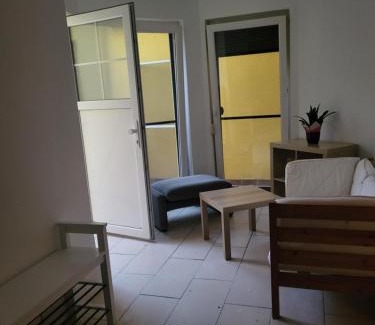 Rudolfsheim-Funfhaus Apartamento | EXPLORE Wien Österreich VIENNA Austria WALTZ and CASTLES Residenz Habsburg great 2-rooms-apartment near SCHÖNBRUNN Breakfast Metro U3 U4 busses 48a 51a city kids pets