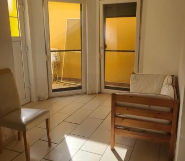 Rudolfsheim-Funfhaus Apartamento | EXPLORE Wien Österreich VIENNA Austria WALTZ and CASTLES Residenz Habsburg great 2-rooms-apartment near SCHÖNBRUNN Breakfast Metro U3 U4 busses 48a 51a city kids pets