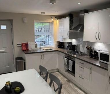 Poole Casa | Explorers Retreat