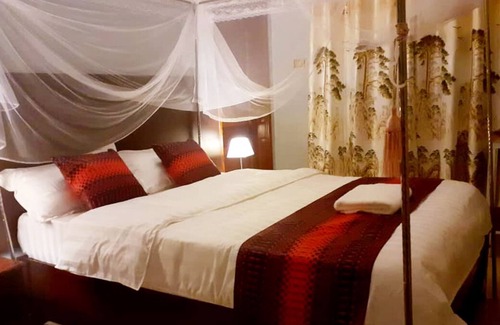 Kampala Hotel | Express View Inn