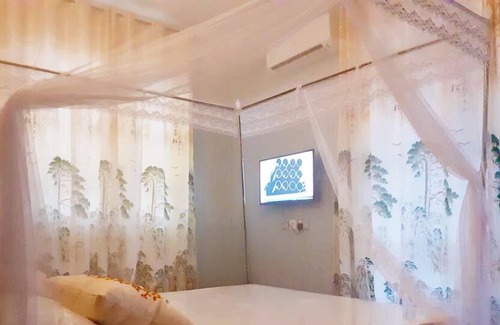 Kampala Hotel | Express View Inn