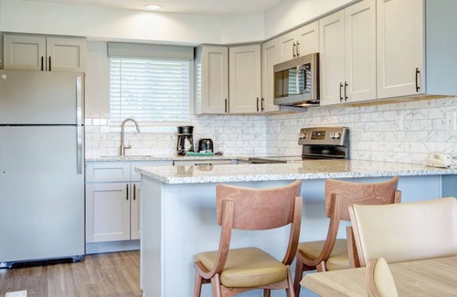 East Stroudsburg Condominio | Exquisite 1-Bedroom Retreat in the Poconos