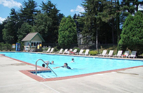 East Stroudsburg Condominio | Exquisite 1-Bedroom Retreat in the Poconos