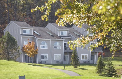 East Stroudsburg Condominio | Exquisite 1-Bedroom Retreat in the Poconos