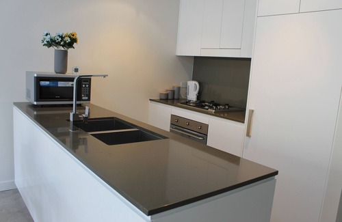Lane Cove West Apartamento | Exquisite 1 Bedroom Plus Study +Parking, Close to CBD
