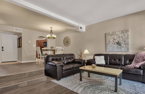 Scottsdale Ranch Casa | Exquisite 2 Bed/2.5 Bath Venetian in Scottsdale Ranch Condo