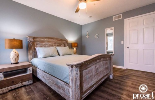 Indian Bayou Condominio | Exquisite 2 bed 2 bath condo with pool near beach