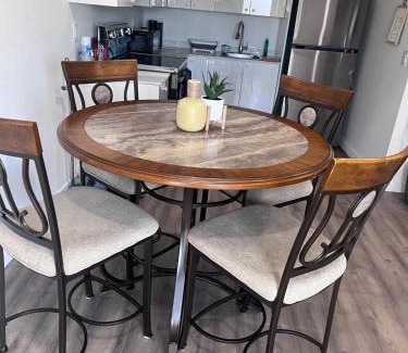 Bradford Apartamento | Exquisite 2-Bedroom Guest Suite with FREE Parking