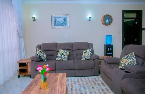 Eastleigh Apartamento | Exquisite 2-Bedroom in Nairobi: Luxury, Comfort, and Convenience Await!!