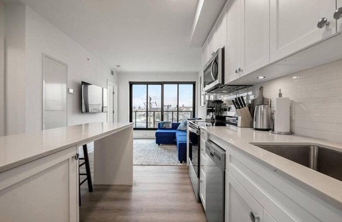 Crescent Heights Apartamento | Exquisite 2BR Condo Near Downtown With Free Parking