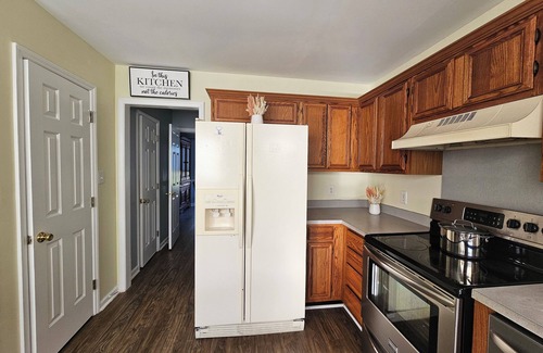 Davis Lake - Eastfield Casa | Exquisite 3 BR - 4 Bed/ 2.5 bath/Workspace/Bonus Room/ 8 Guests Family Friendly