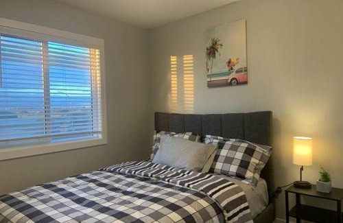 Regina Apartamento | Exquisite 3 BR Villa with Double Garage-King Bed
