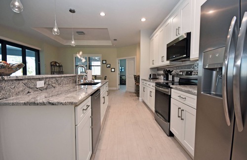 Pine Valley Casa | Exquisite 4 bedroom, 3 bathroom home, built in 2020, overlooking a canal in Rotonda West.