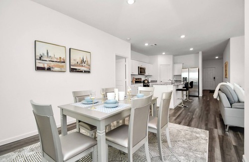 Katy Casa | Exquisite 4-Bedroom Home in Katy with pool access