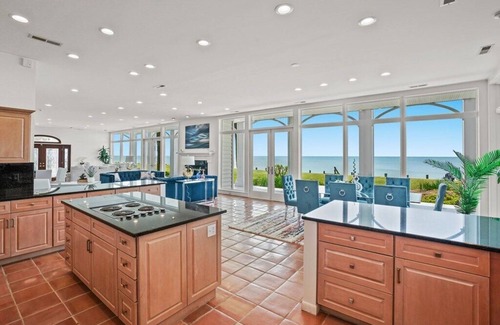 Davis Wharf Casa | Exquisite 4 bedroom, 3 and a half bath Georgian Estate Home on the Beach!