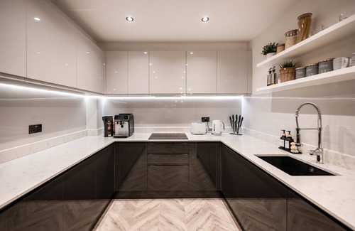 Manchester Casa | Exquisite 6 Bedroom Luxury Home