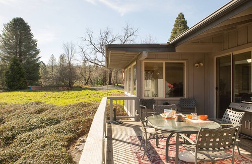 Nevada City Casa | Exquisita casa arquitectónica en entorno rural, a poca distancia de la ciudad