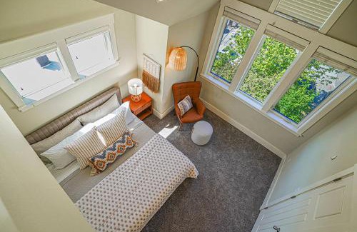 Atlantic Casa | Exquisite Central Townhome with Spacious Loft and Gourmet Kitchen