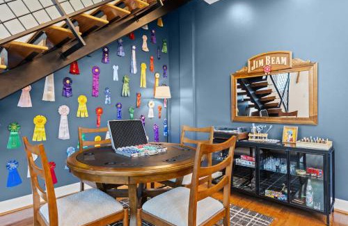 East Market District Apartamento | Exquisite Condo with Views in Trendy NuLu District