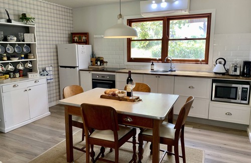 Millthorpe Cabaña | Exquisite Country Cottage in Private Rural Setting.