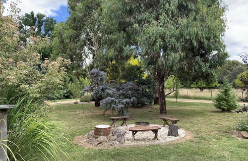 Millthorpe Cabaña | Exquisite Country Cottage in Private Rural Setting.
