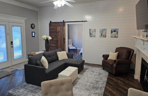 Combine Casa | Exquisite Country Guest House with POOL & HOT TUB