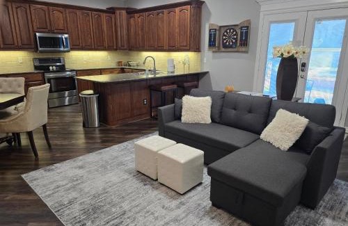 Combine Casa | Exquisite Country Guest House with POOL & HOT TUB
