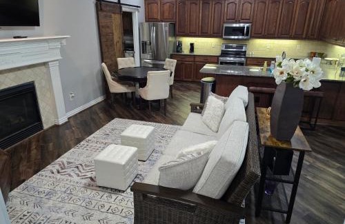 Combine Casa | Exquisite Country Guest House with POOL & HOT TUB
