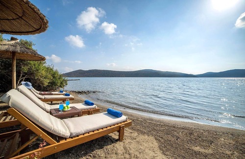 Vathianos Kampos Villa | Exquisite Crete Villa | Villa Avalon | 6 Bedrooms | Private Saltwater Swimming Pool & Breathtaking Sea Views | BQQ with Outdoor Lounge & Dining Area | Pool Bar | Vatheianos Kampos
