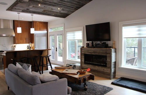 Dysart et al Cabaña | Exquisite designer cottage on sand beach on Kennisis Lake!