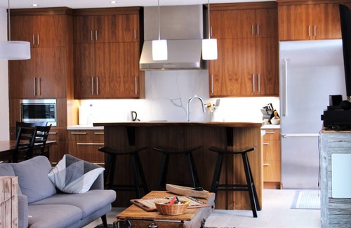 Dysart et al Cabaña | Exquisite designer cottage on sand beach on Kennisis Lake!
