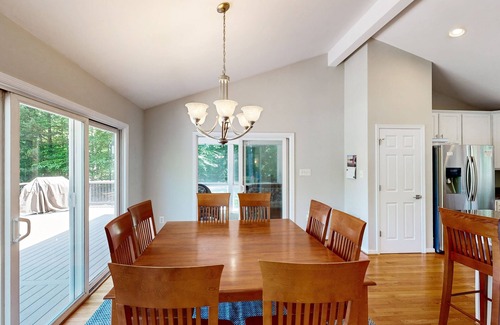 Bumpass Casa | Exquisite dog-friendly home with kayaks, pool table, hot tub, & washer/dryer