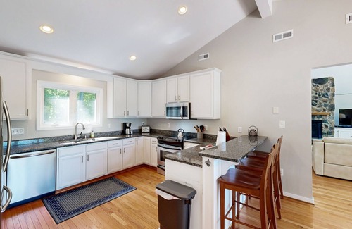 Bumpass Casa | Exquisite dog-friendly home with kayaks, pool table, hot tub, & washer/dryer
