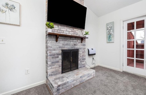 Asylum Hill Apartamento | Exquisite Downtown Loft Apartment