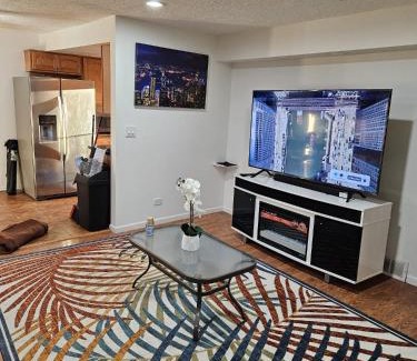 Des Plaines Casa | Exquisite Haven