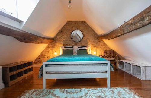 Bradford-on-Avon Casa | Exquisite Historic Hideaway