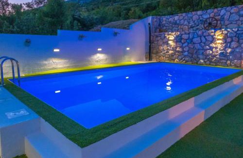 Tribalj Casa | Exquisite Holiday Home with Private Pool and Sauna