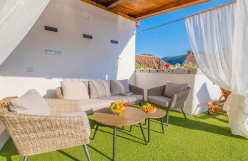 Tribalj Casa | Exquisite Holiday Home with Private Pool and Sauna