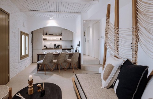 Kithnos Villa | Exquisite Kythnos Villa | Villa Lavander | 4 Bedrooms | Private Infinity Pool & Breathtaking Sea Views | BBQ | Close to Beach | Gaidouromantra