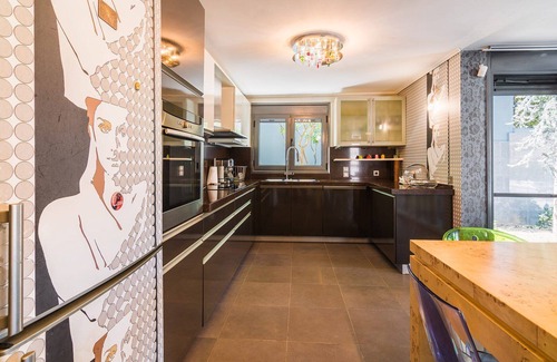 Athens City Centre Villa | Alluring Athens Maisonette | Apollo Heights Maisonette | 1 Bedroom | Superb City Views | Private Furnished Terrace with Hot Tub | Prime Location