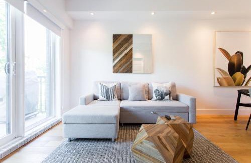 Little Italy Apartamento | Exquisite Modern Condo in Little Italy by Den Stays