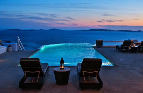 Faros Armenistis Villa | Exquisite Mykonos Villa - Villa Lakima - 6 Bedroom - Infinity Pool - Panoramic Sea And Sunset View - Pool Bar