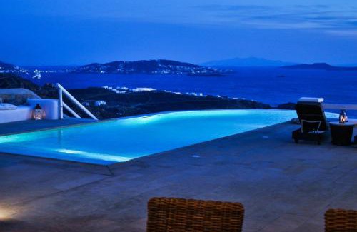 Faros Armenistis Villa | Exquisite Mykonos Villa - Villa Lakima - 6 Bedroom - Infinity Pool - Panoramic Sea And Sunset View - Pool Bar