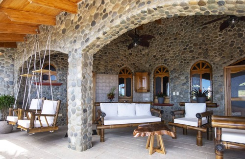 Ojochal Casa | Exquisite ocean and mountain views in paradise.