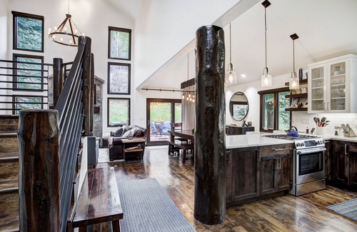 Edwards Casa | Exquisite, Private Mountain Home Retreat by RedAwning