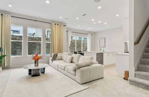 Foothill Ranch Casa | Exquisite Retreat on Pin Ln #41790