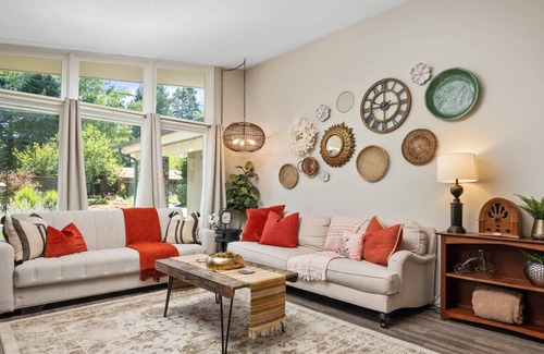 Garden Home-Whitford Casa | Exquisite Single Level Getaway, Pet Friendly, Gorgeous Outdoor Seating Area, Game Room, Toys, BBQ