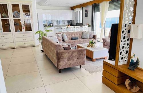 Haifa Apartamento | Exquisite Sunset Penthouse